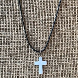 Mother of Pearl Carved Cross Pendant Necklace Vintage MOP Religious Jewelry 20"